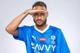 Neymar vestindo a camisa do time árabe Al-Hilal